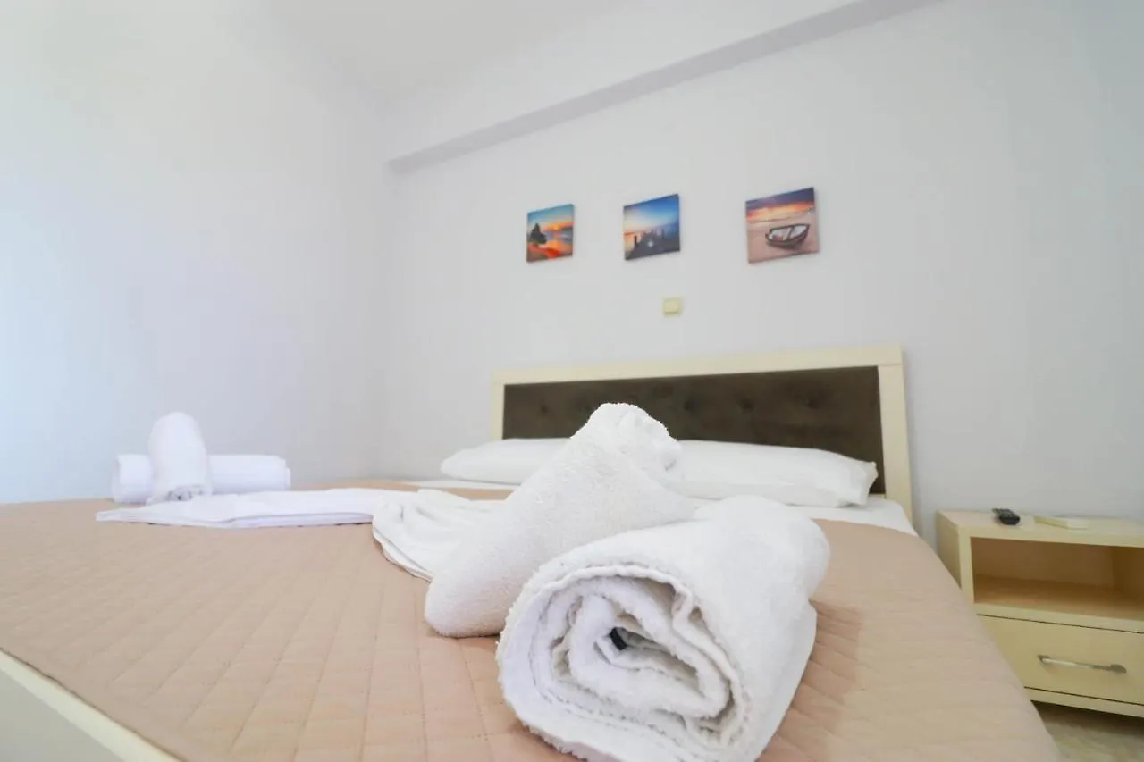 Neranxi Apartament Himare Inn