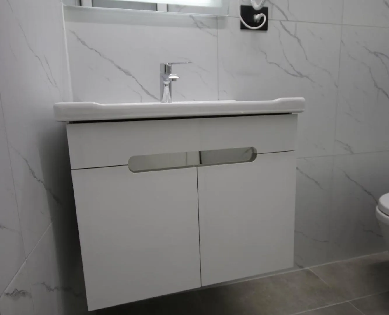 Neranxi Apartament Himare Inn